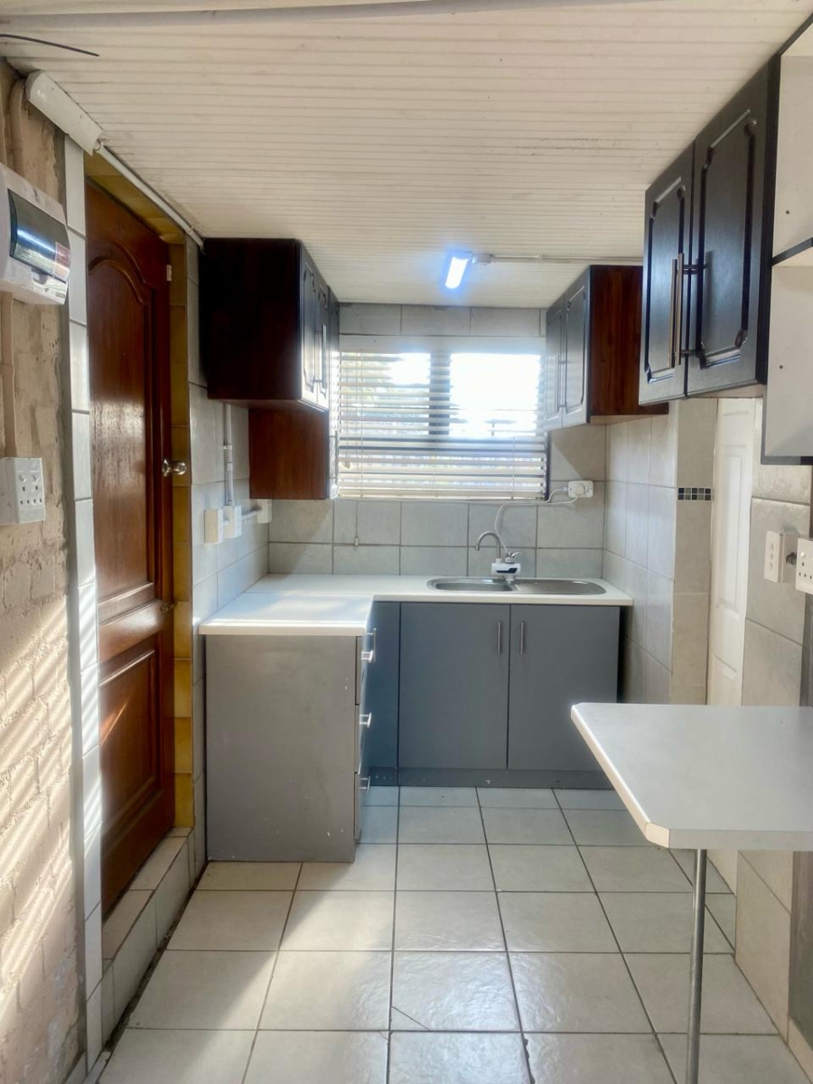 To Let  Bedroom Property for Rent in Ravensmead Western Cape